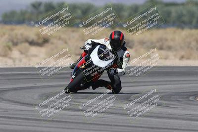 media/Oct-13-2025-Moto Forza (Mon) [[a66d839500]]/3-B Group/Session 3 (Turn 16)/